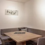 Vizensn Living 3* Ζόλντεν