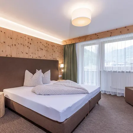 Konukevi Vizensn Living 3*