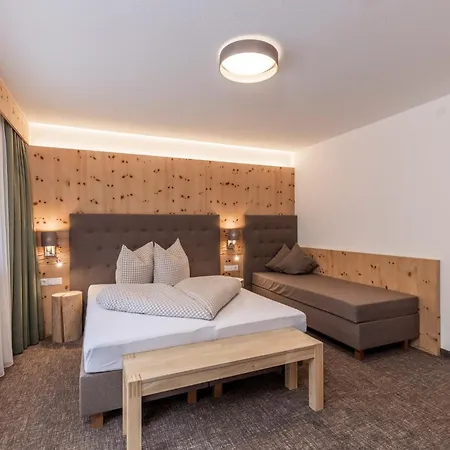 Konukevi Vizensn Living 3*