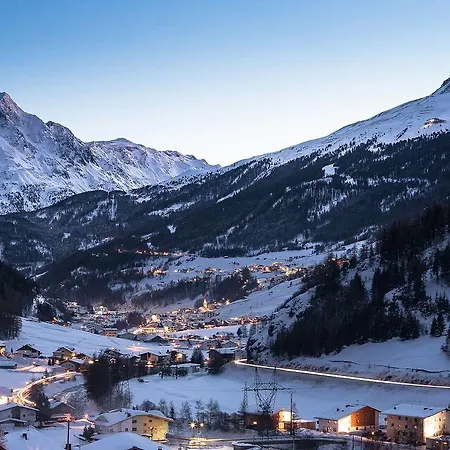 Vizensn Living ゲストハウス 3*