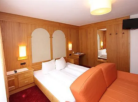 Vizensn Living Pensión 3*