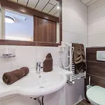 Vizensn Living 招待所 3*