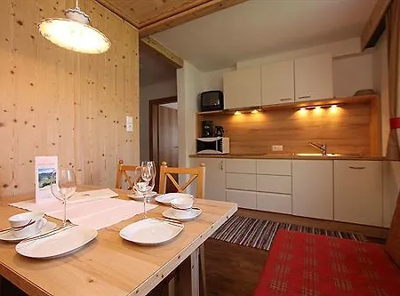 בית הארחה Vizensn Living 3*